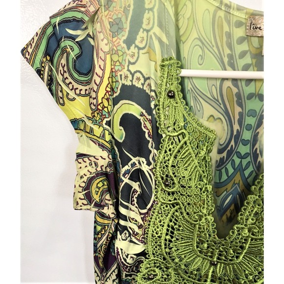 Live and Let Live Green Paisley Short Sleeve Women's SZ Small Top - Picture 5 of 10